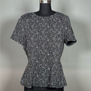 White House Black Market Fitted Black and White Short Sleeve top